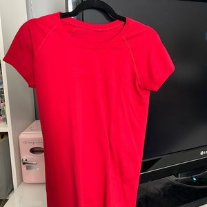 lululemon size 8 red swiftly tech